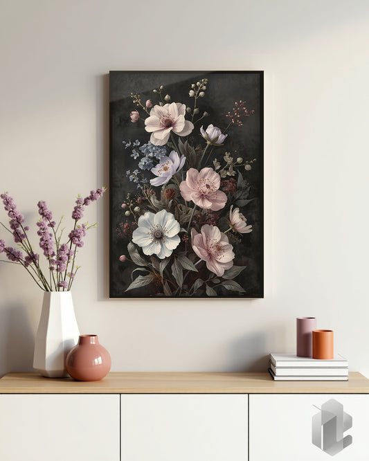 Gerahmtes Poster: Antique Floral auf Kommode