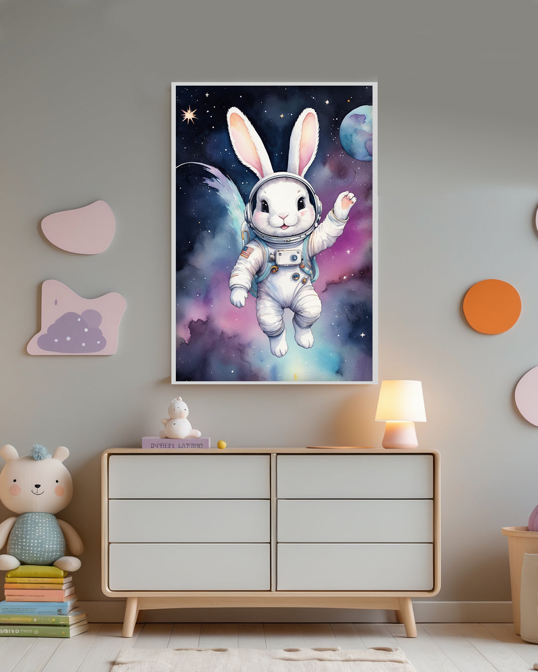 Gerahmtes Poster: Motiv Rabbit in Space an Kinderzimmer Wand