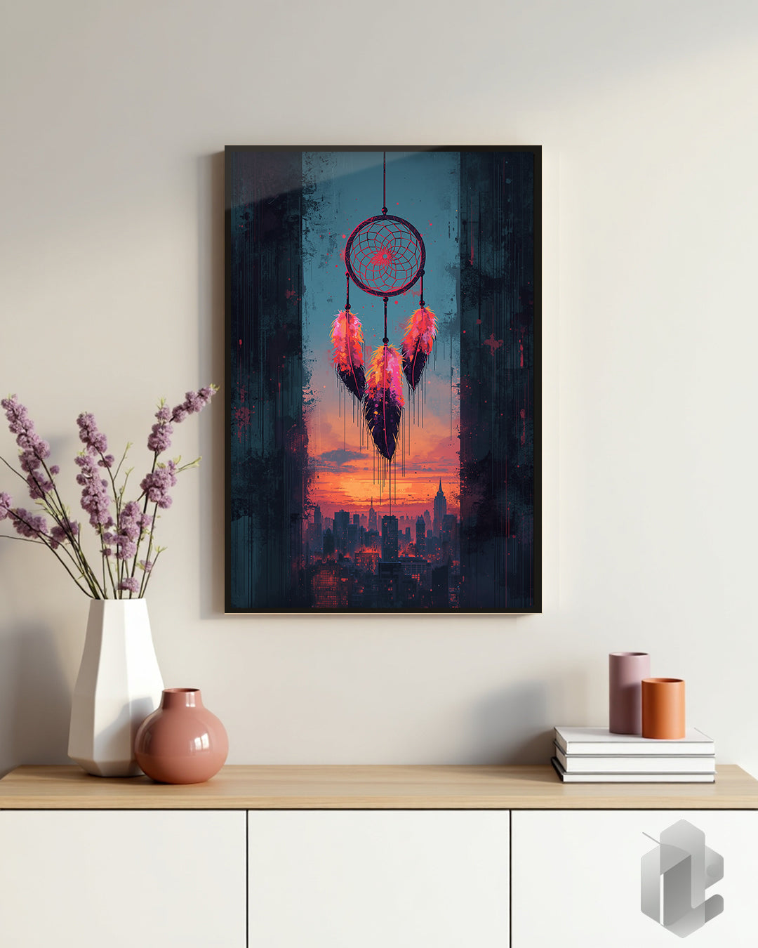 Neon Dreamcatcher – Futuristisches Poster, das die Großstadt mit einem stilvollen Traumfänger verbindet, perfekt für kreative Wandgestaltung im Wohnzimmer oder Büro.