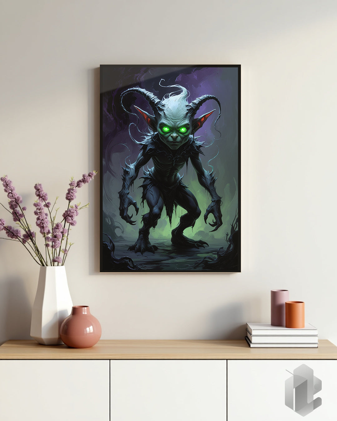 Small Creature Poster: Goblinartige Kreatur mit grünen Augen für eine düstere, mystische Raumgestaltung